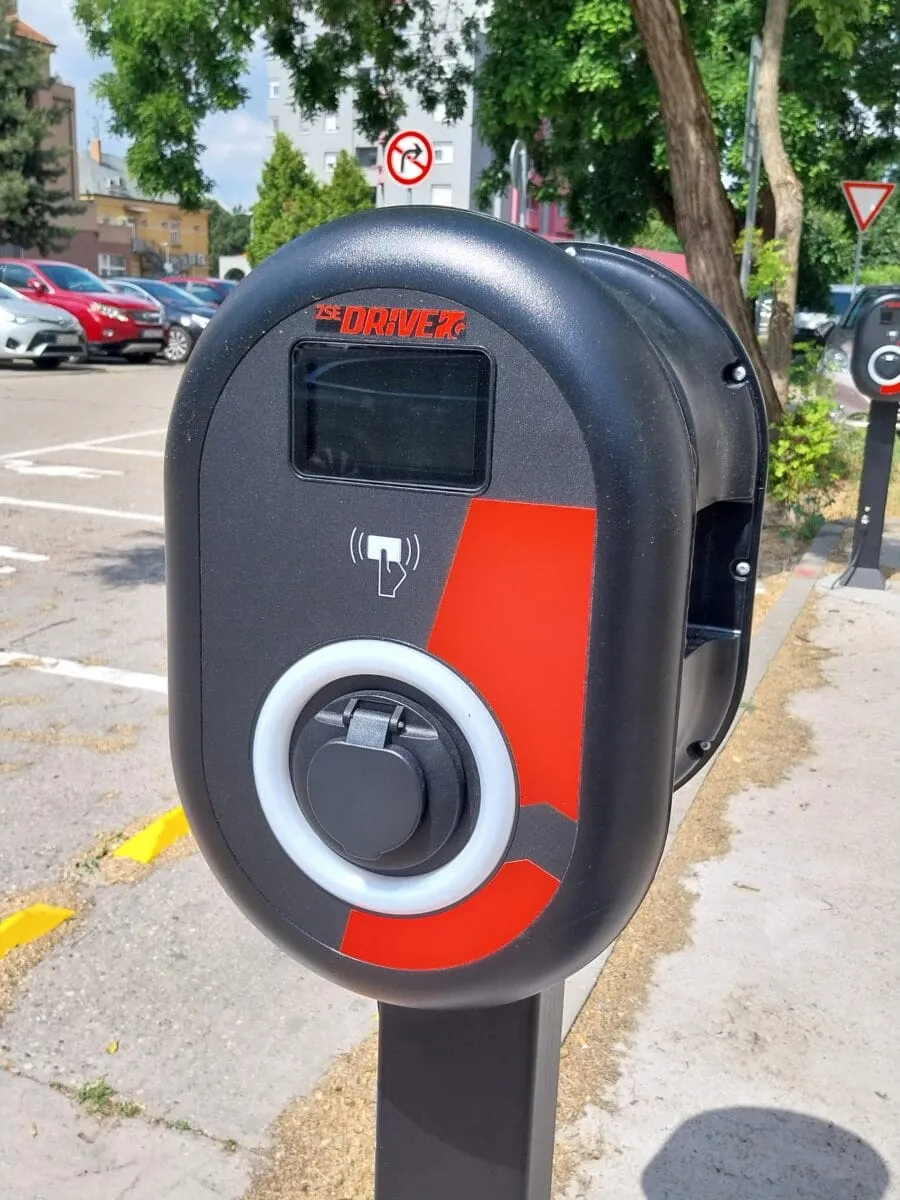 Budovanie verejne dostupnej nabíjacej infraštruktúry v meste Senec